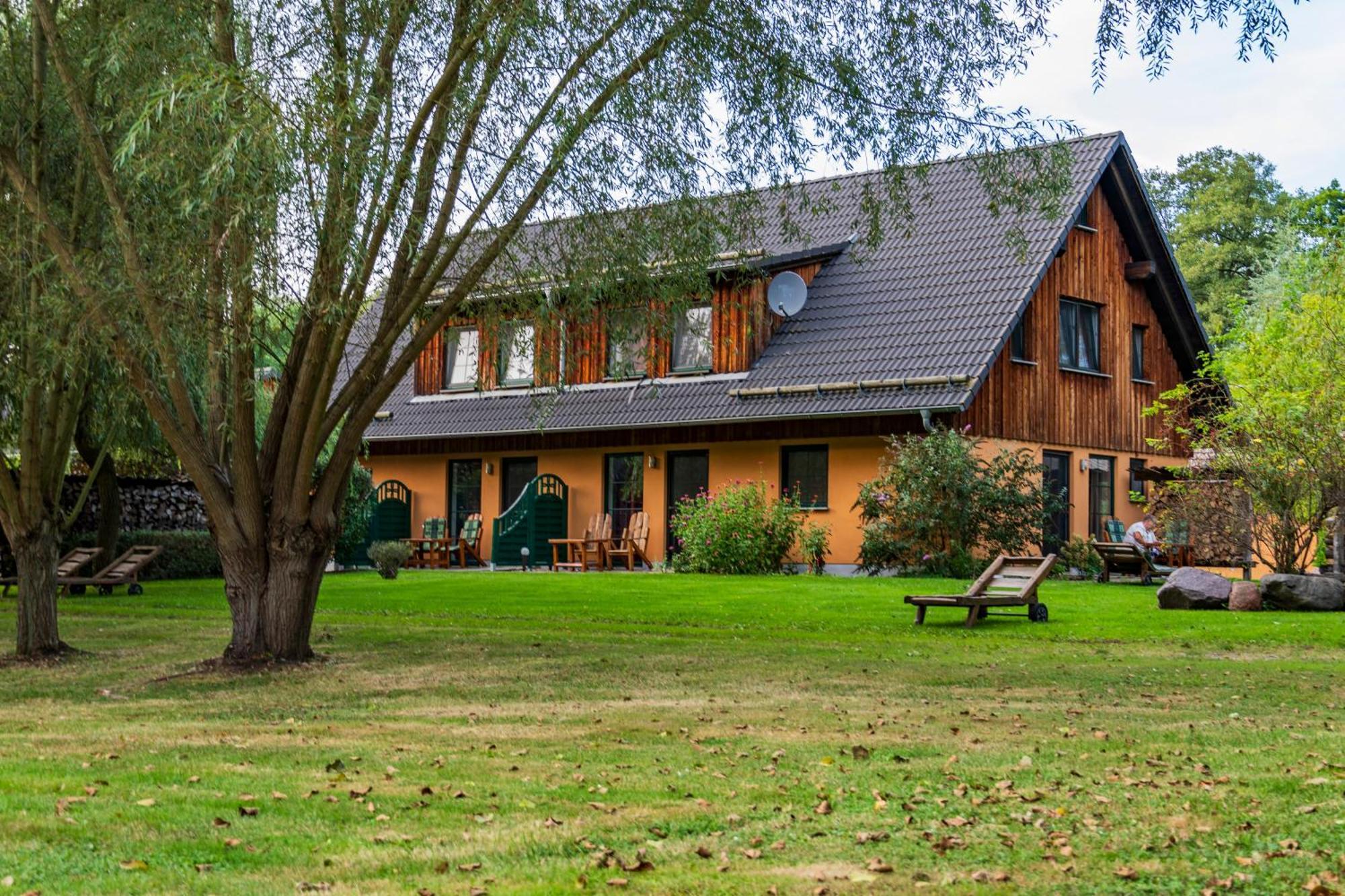 Gasthaus & Pension Am Kurfuerstendamm Burg  Exterior foto